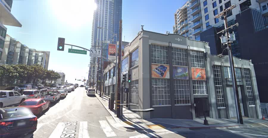 Nomadic Storage at 390 Fremont